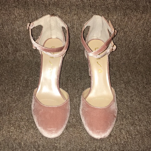 💖NWT Unisa Pearci Blush Velvet Pump - Picture 2 of 16